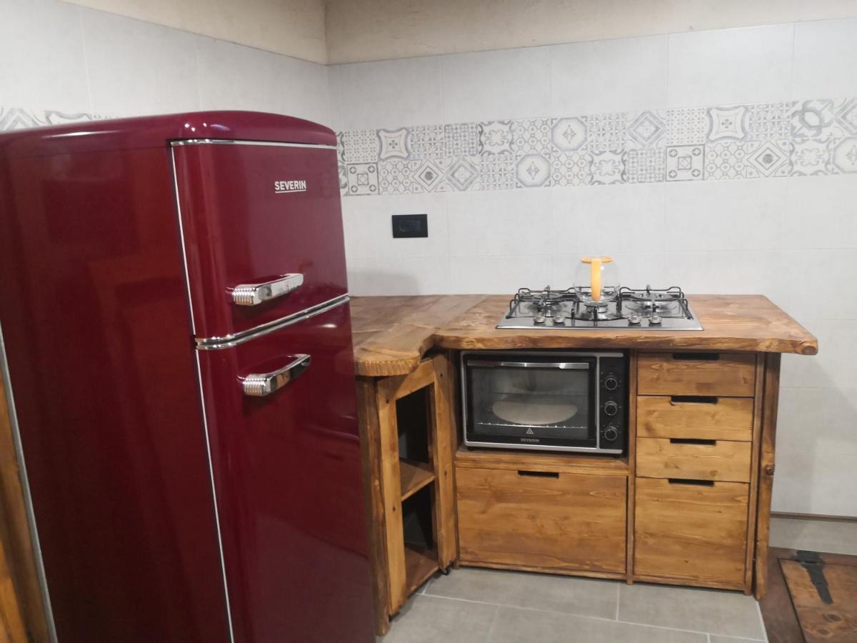 Da Tinti Apartment Madonna Del Sasso Luaran gambar