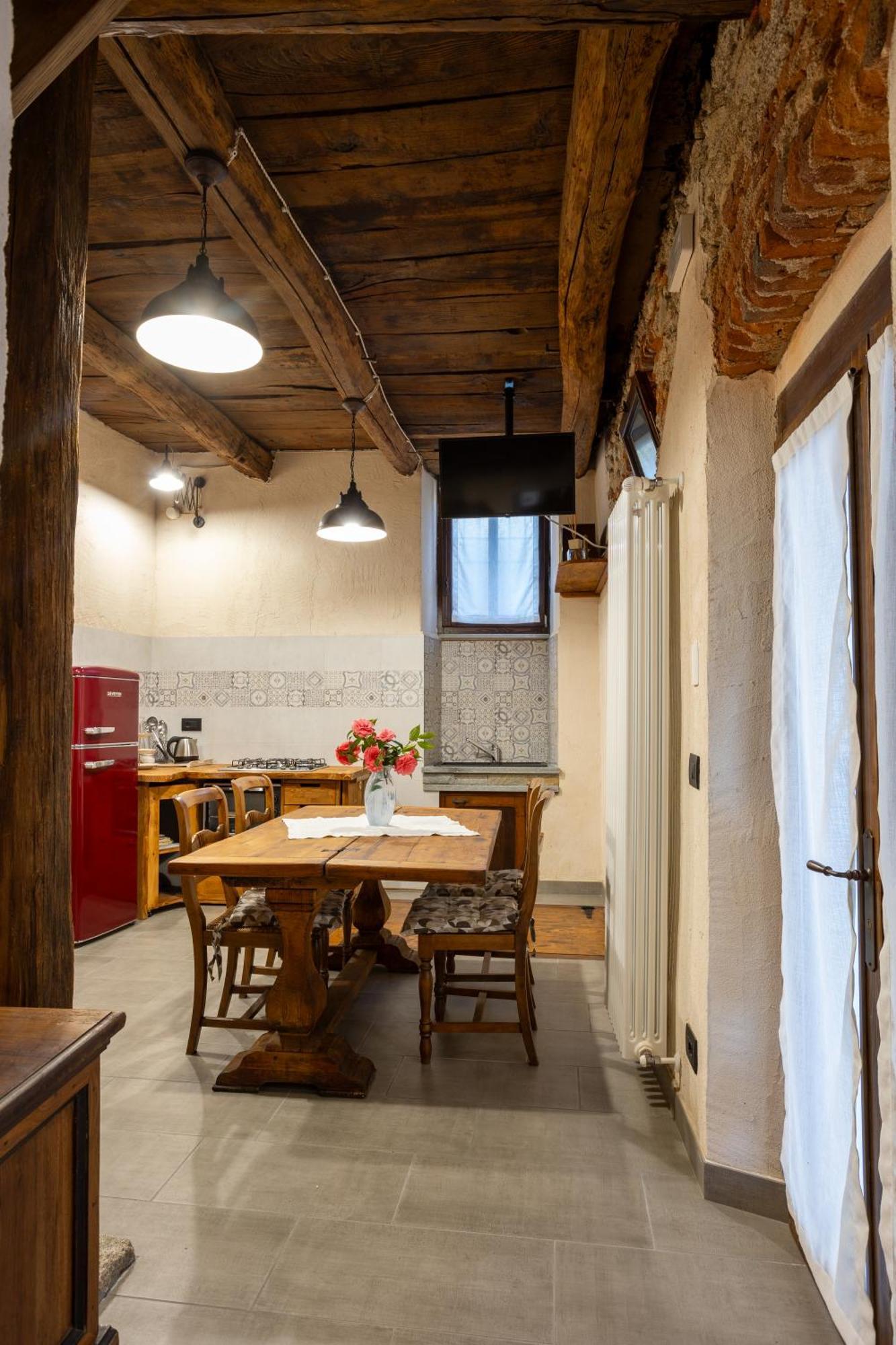 Da Tinti Apartment Madonna Del Sasso Luaran gambar