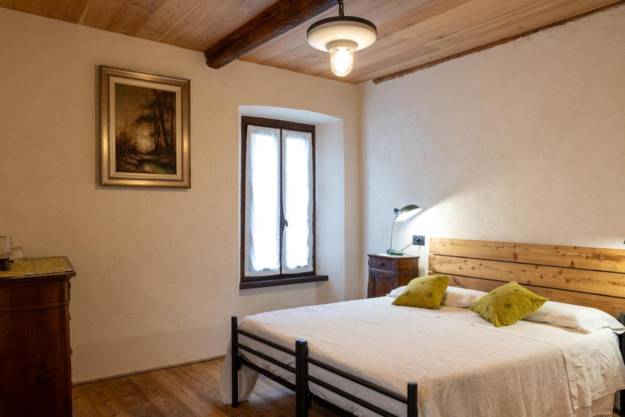Da Tinti Apartment Madonna Del Sasso Luaran gambar