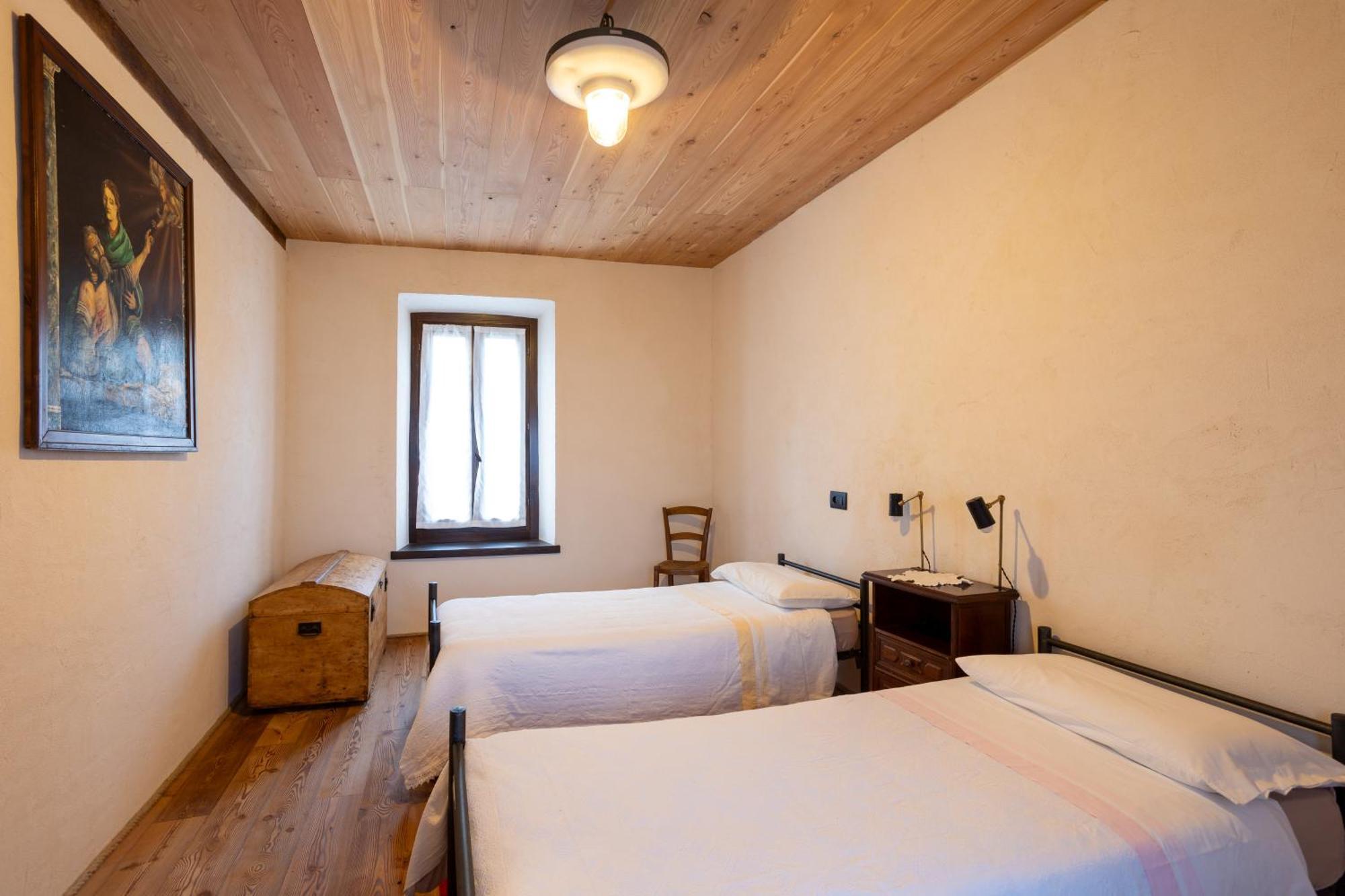 Da Tinti Apartment Madonna Del Sasso Luaran gambar