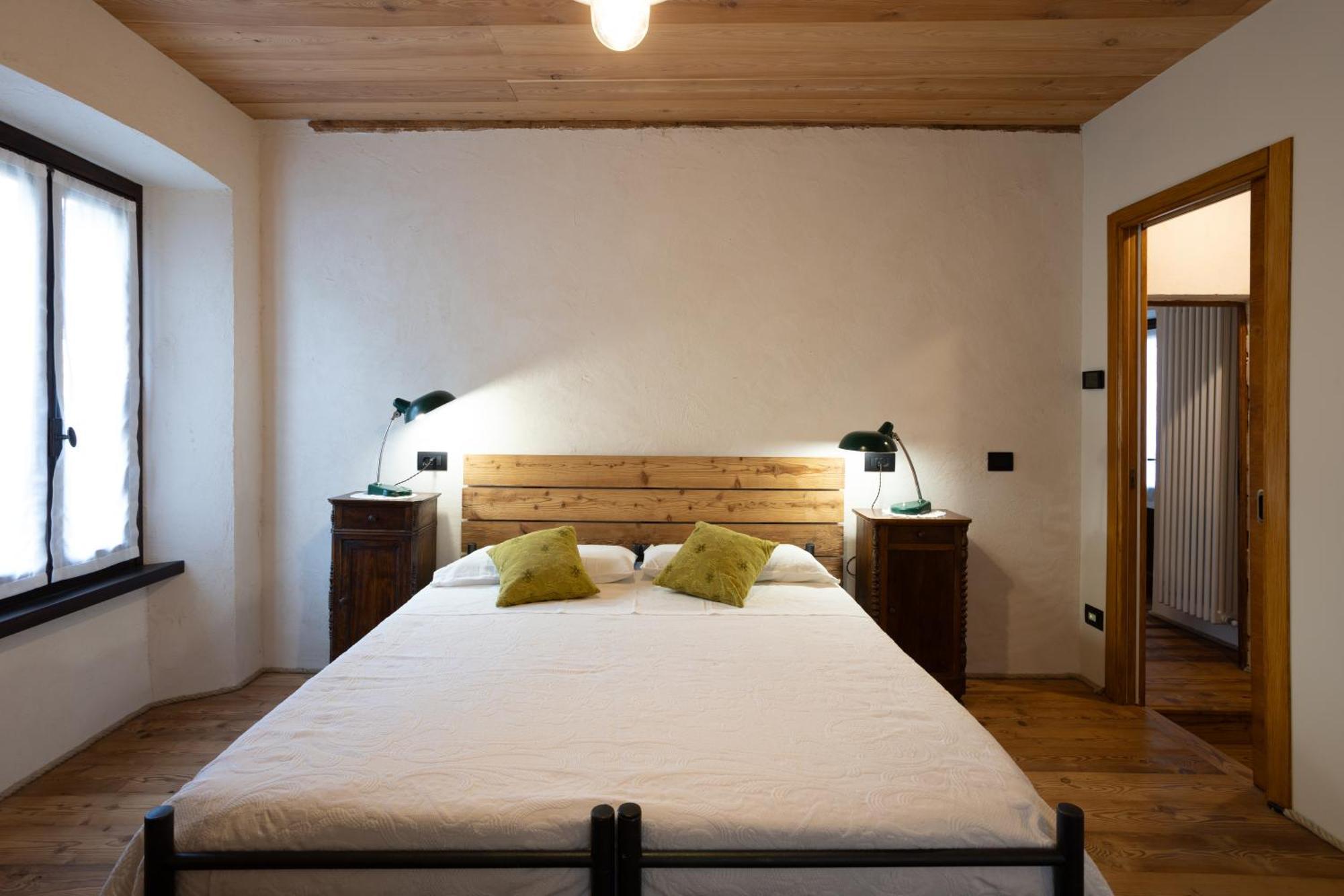 Da Tinti Apartment Madonna Del Sasso Luaran gambar