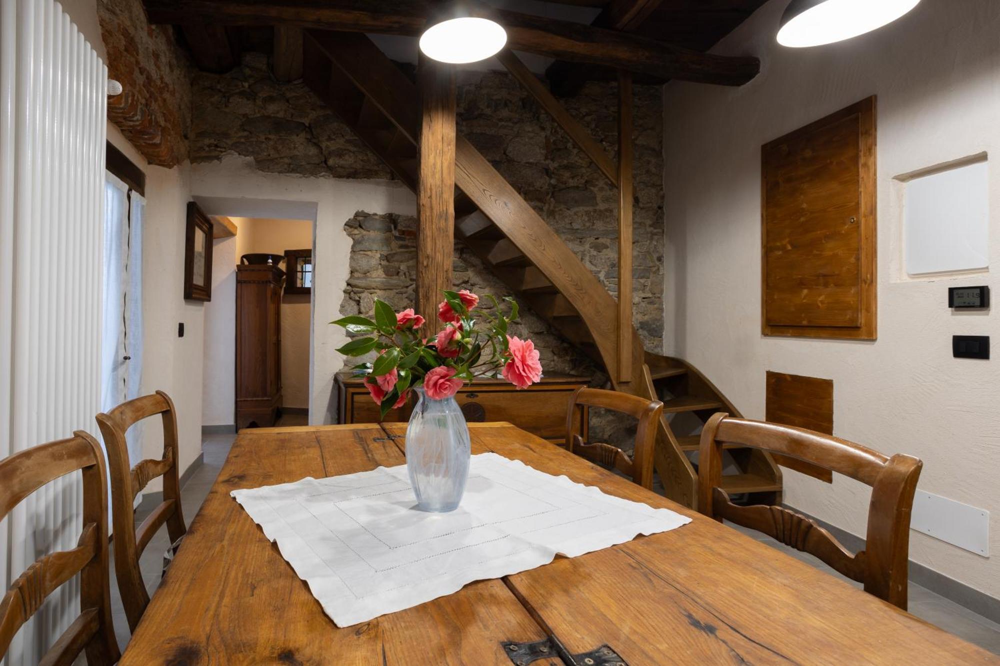 Da Tinti Apartment Madonna Del Sasso Luaran gambar